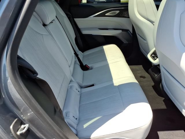 Used 2023 Cadillac Lyriq 2WD image 20