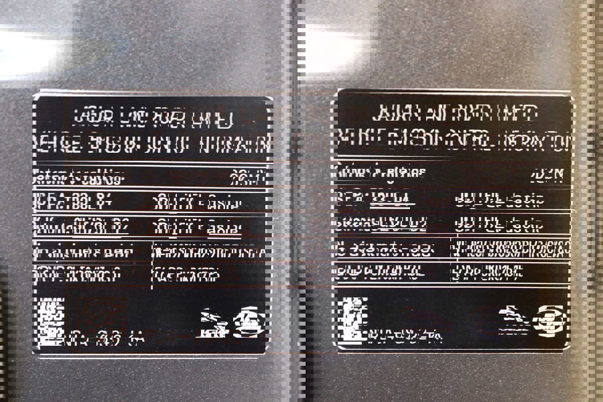 Used 2023 Land Rover Defender 130 X-Dynamic SE image 75