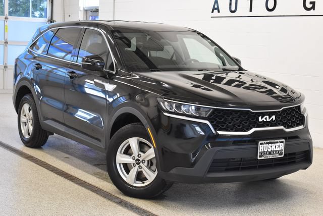 Used 2023 Kia Sorento LX AWD/4WD image 1