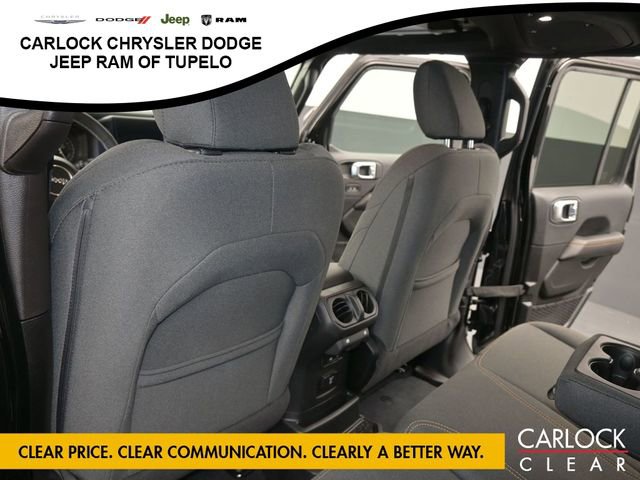 Used 2025 Jeep Wrangler Sahara image 26