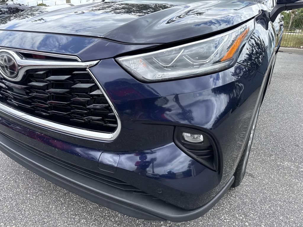 Used 2022 Toyota Highlander Limited FWD image 9