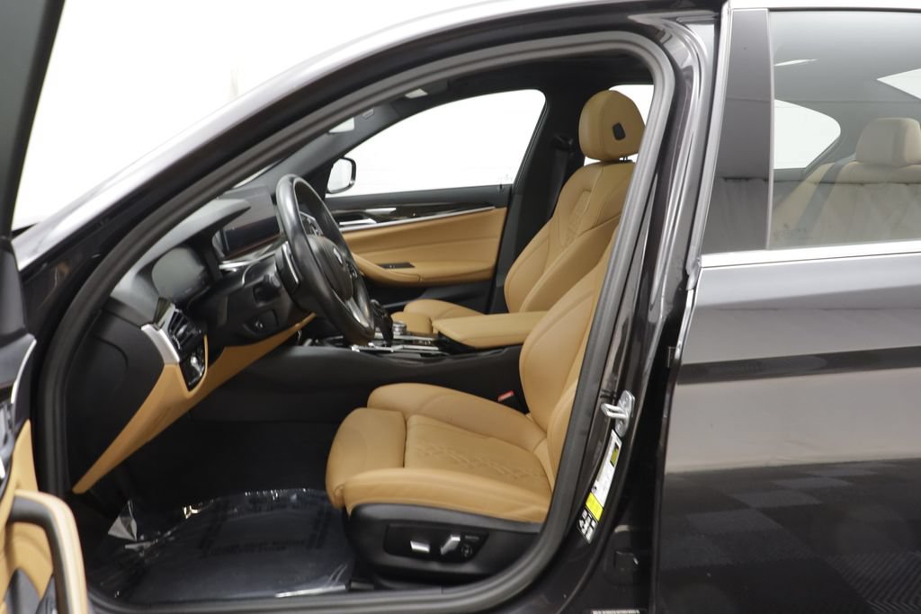 Used 2023 BMW 530i xDrive w/ Convenience Package AWD/4WD image 5