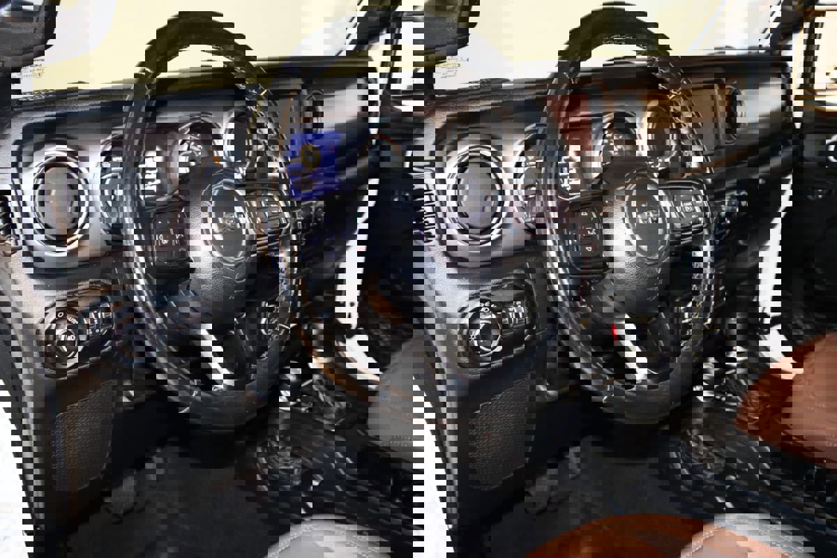 Used 2020 Jeep Wrangler Unlimited Sport image 38