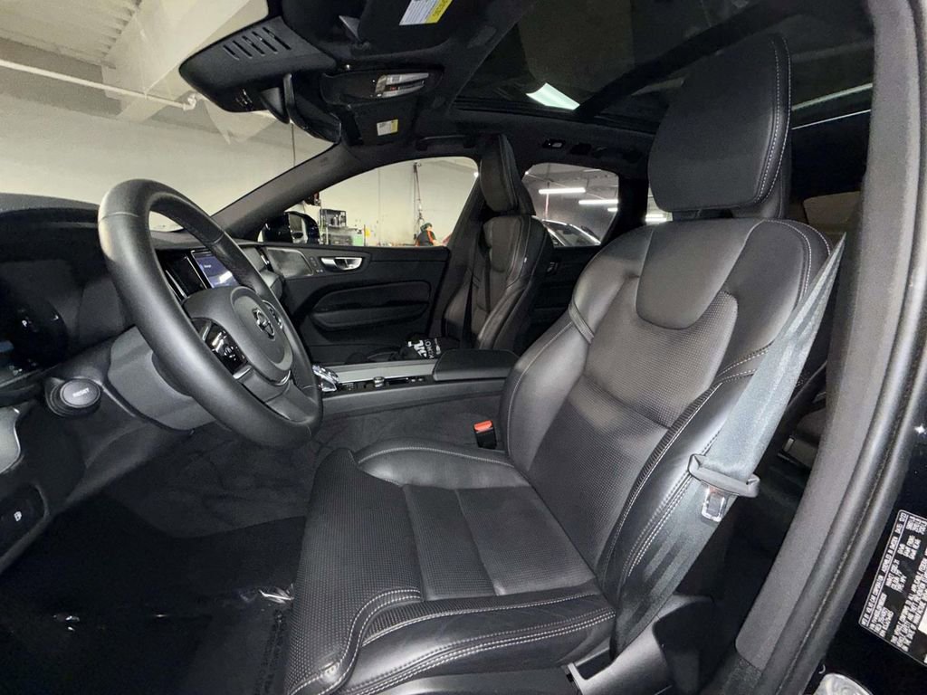 Used 2024 Volvo XC60 T8 Ultimate w/ Climate Package AWD/4WD image 2