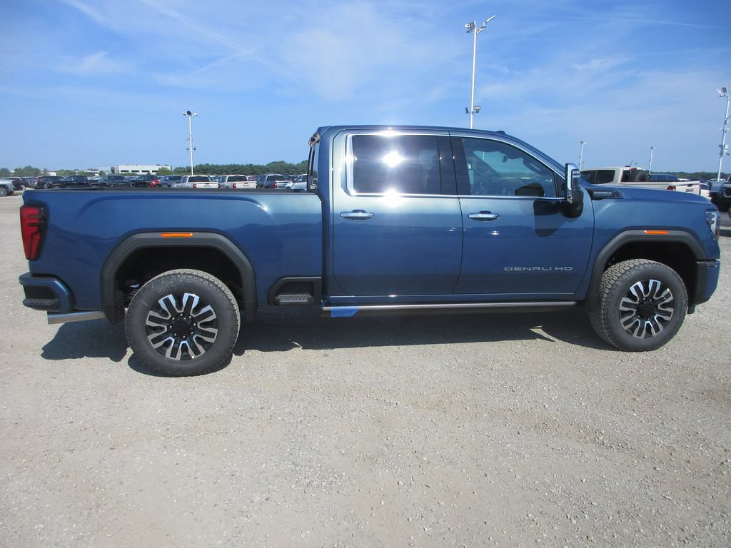 New 2026 GMC Sierra 2500 Denali Ultimate AWD/4WD image 3