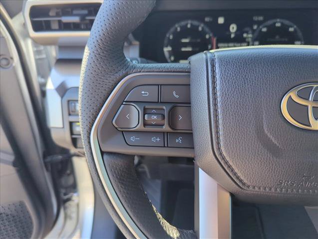 Certified 2025 Toyota Tacoma TRD Off-Road AWD/4WD image 16