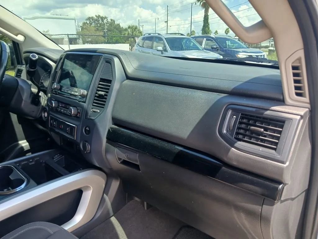Used 2022 Nissan Titan SV w/ SV Convenience Package image 14