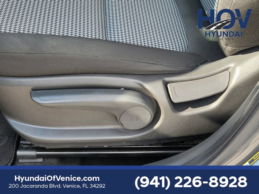 Used 2021 Hyundai Kona SE image 26