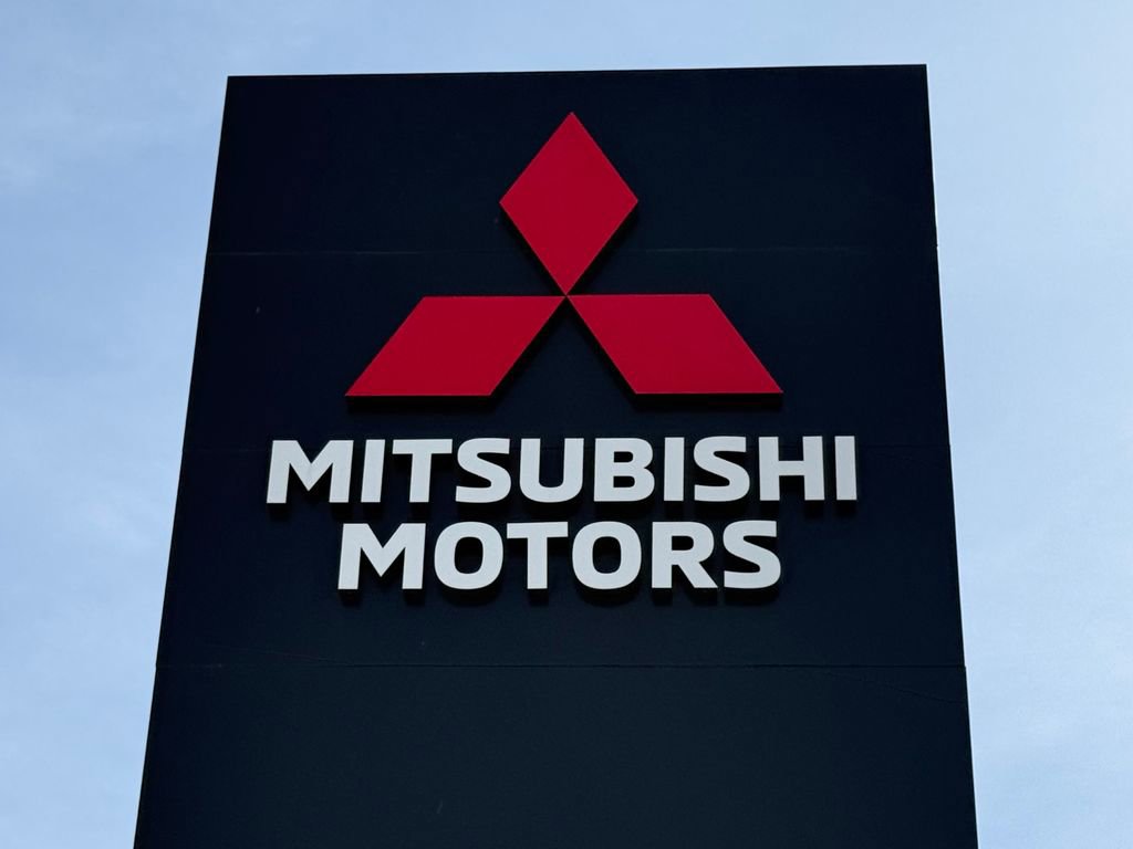 New 2026 Mitsubishi Outlander LE image 18