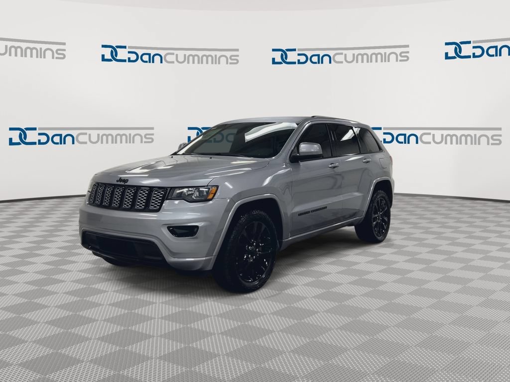 Used 2020 Jeep Grand Cherokee Altitude AWD/4WD image 4