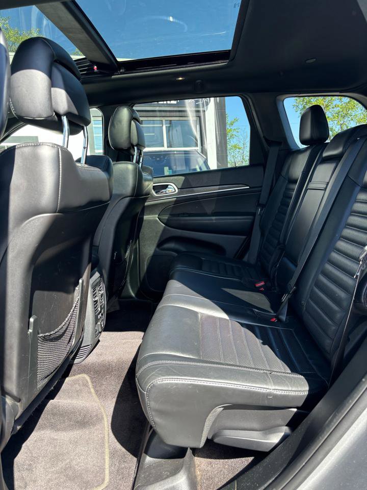 Used 2018 Jeep Grand Cherokee Limited image 19