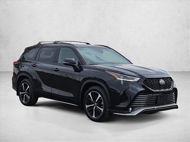 Used 2022 Toyota Highlander XSE image 3
