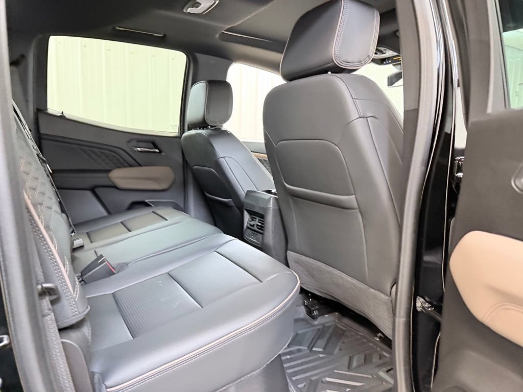 New 2026 GMC Canyon Denali w/ LPO, Denali Black Edition AWD/4WD image 31