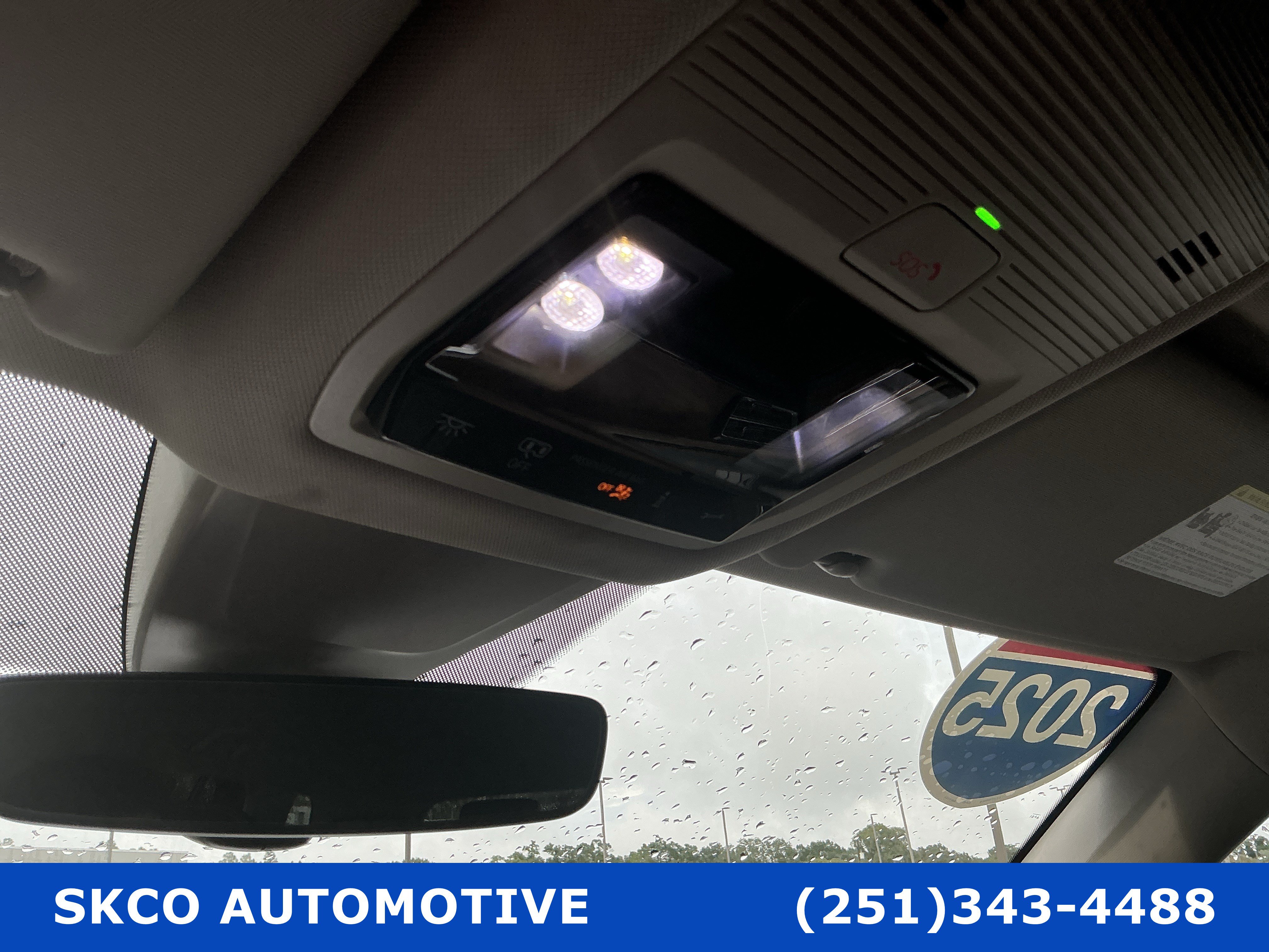 Used 2025 Volkswagen Atlas SE FWD image 26