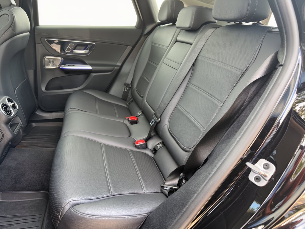 Used 2023 Mercedes-Benz GLC 300 4MATIC image 25