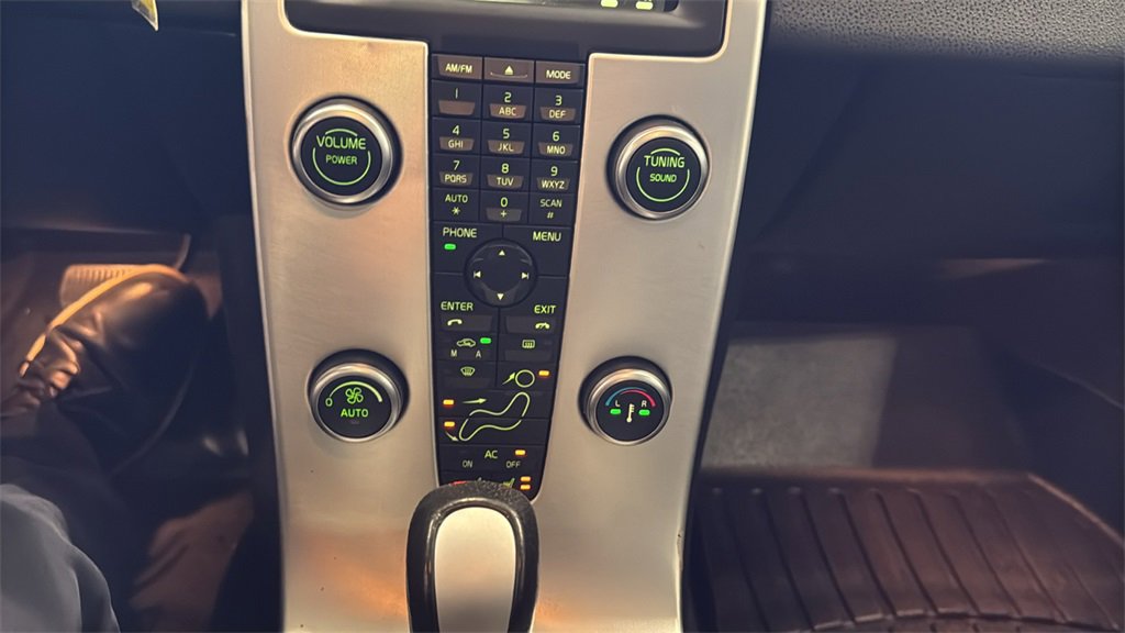 Used 2011 Volvo C30 T5 w/ Preferred Pkg image 22