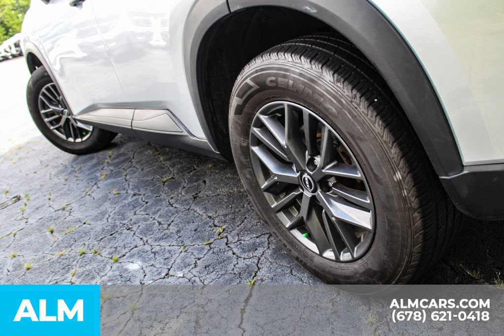 Used 2024 Nissan Rogue S FWD image 14