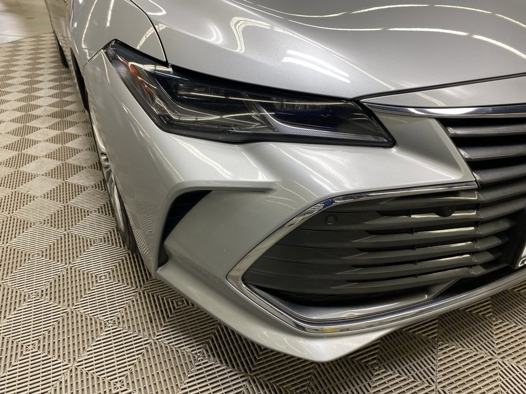 Used 2019 Toyota Avalon Limited w/ Advanced Safety Package image 3