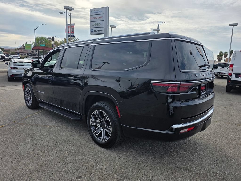 Used 2024 Jeep Wagoneer L Series II w/ Flexible Seating Group AWD/4WD image 8