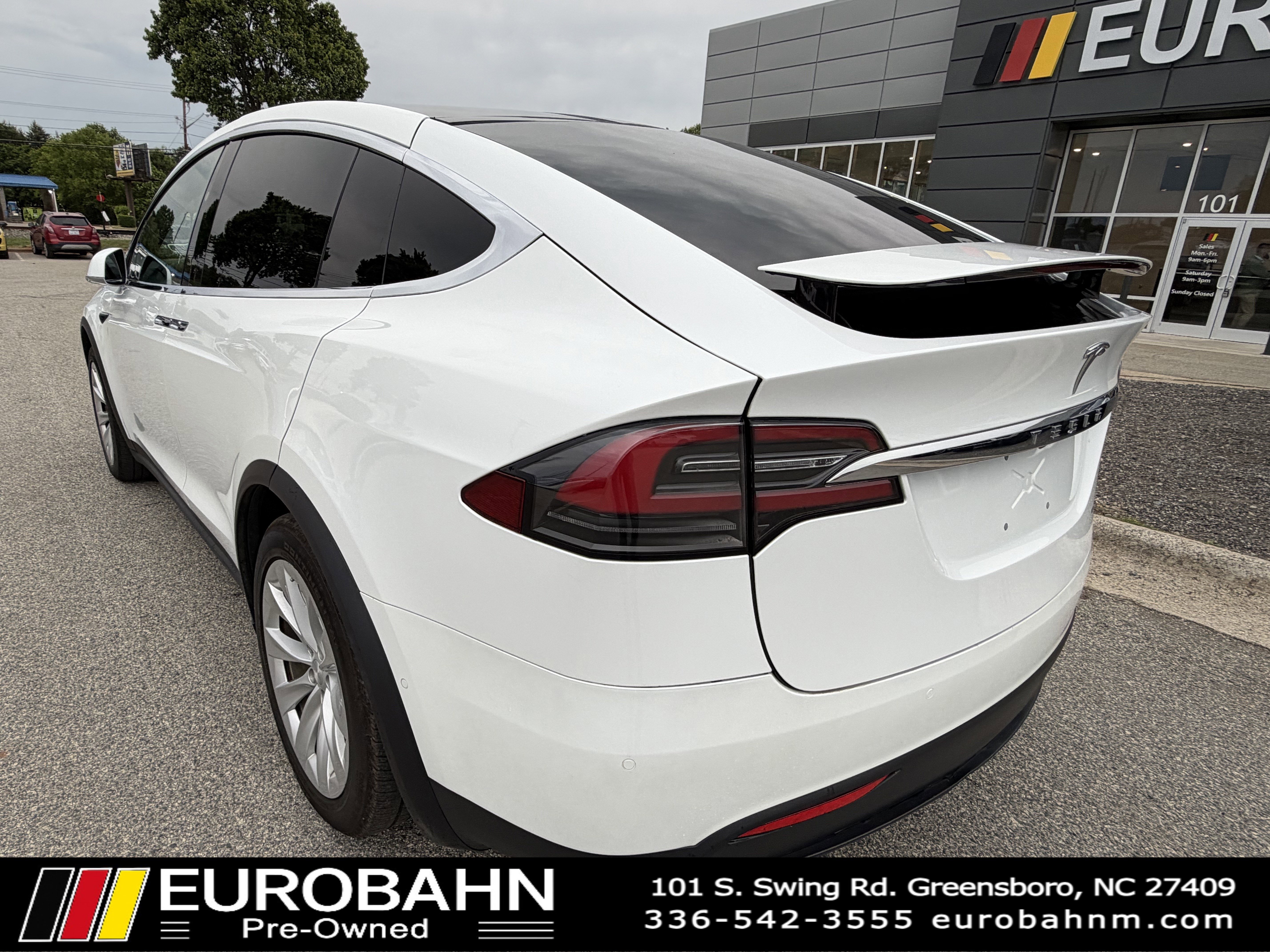 Used 2020 Tesla Model X Long Range AWD/4WD image 3