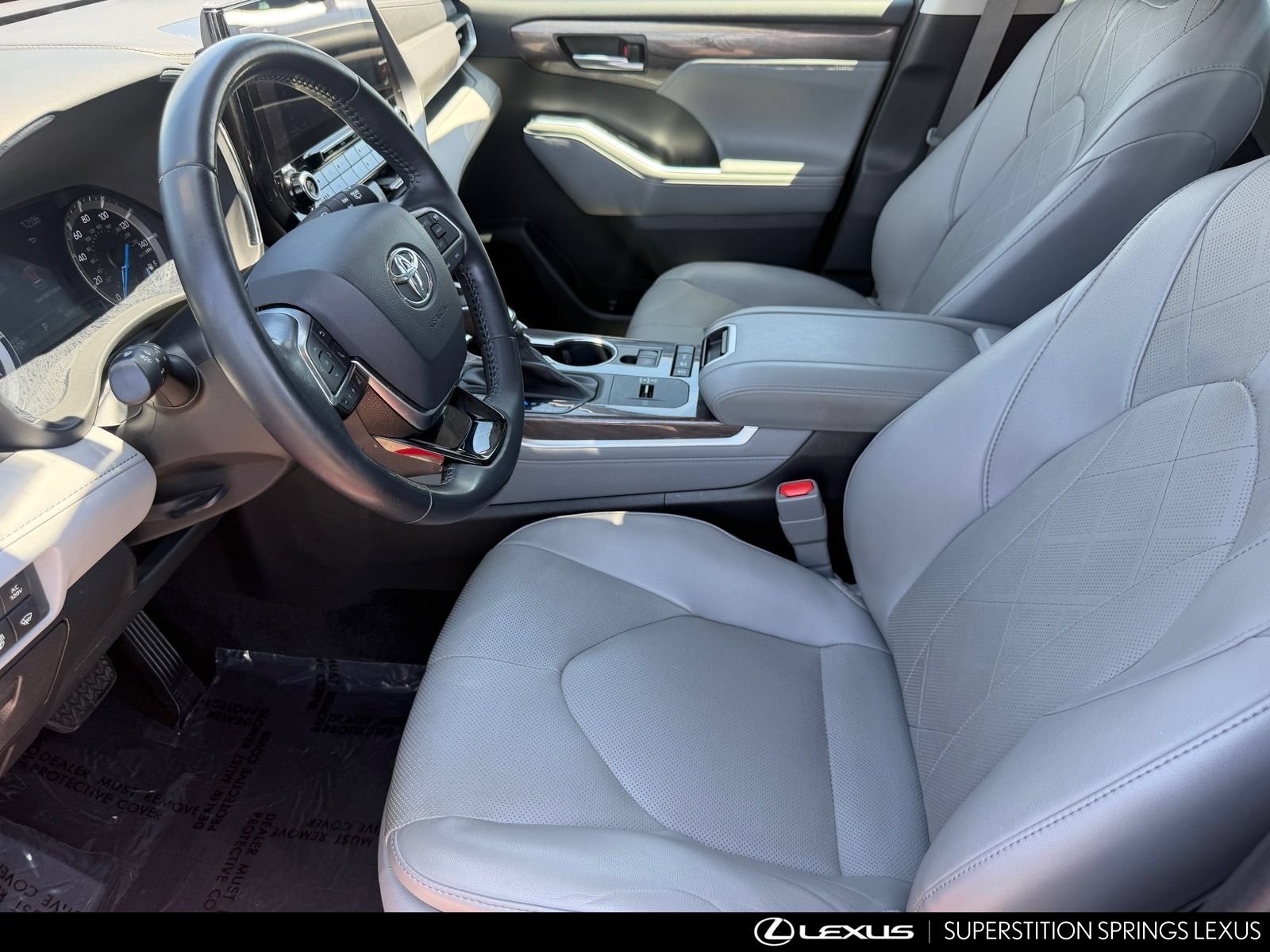 Used 2021 Toyota Highlander Platinum AWD/4WD image 16