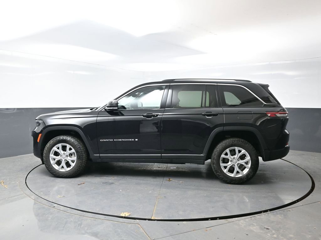 Used 2023 Jeep Grand Cherokee Limited AWD/4WD image 11