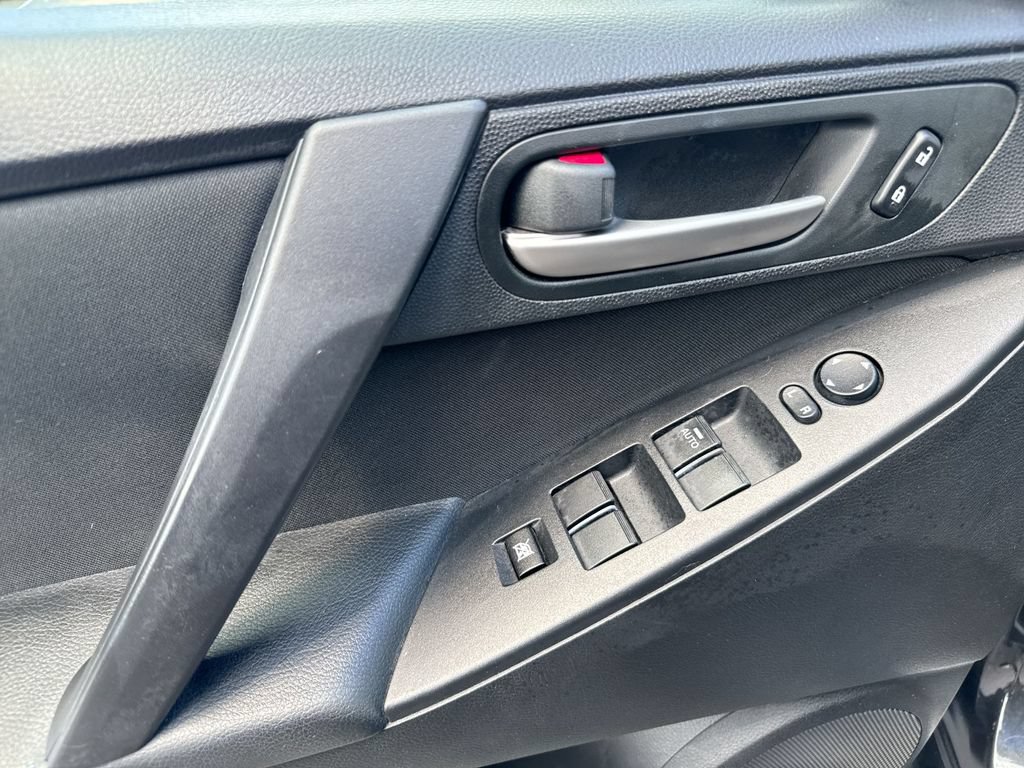 Used 2012 MAZDA MAZDA3 i Sport FWD image 19