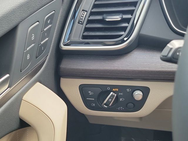 Certified 2024 Audi Q5 e Prestige w/ Prestige Package AWD/4WD image 19