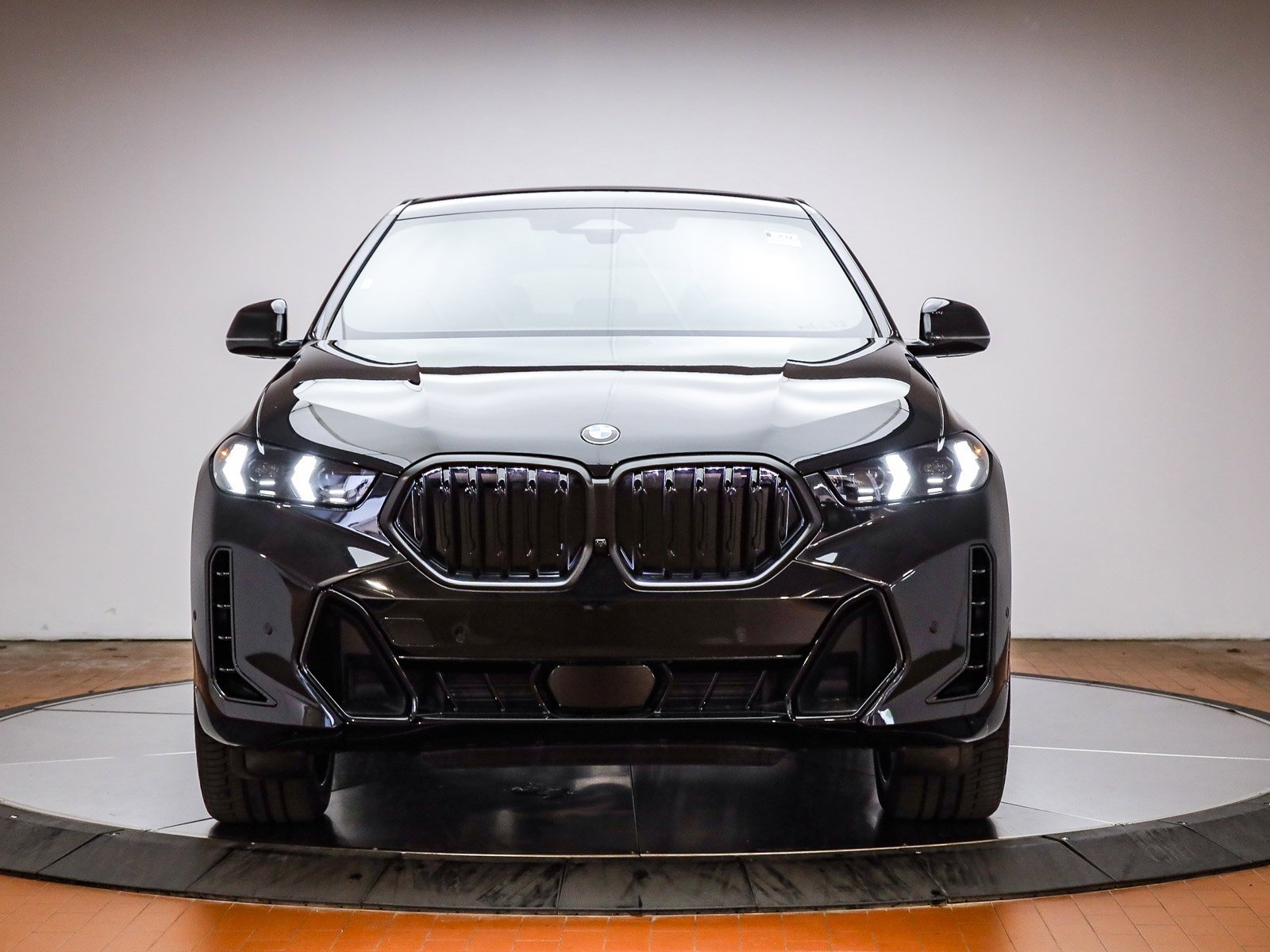 New 2026 BMW X6 xDrive40i w/ Climate Comfort Package image 2