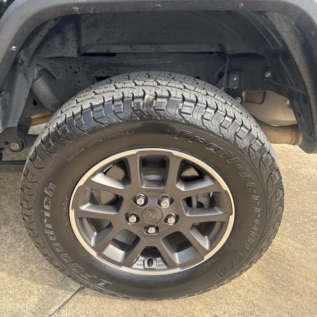 Used 2020 Jeep Gladiator Overland AWD/4WD image 11