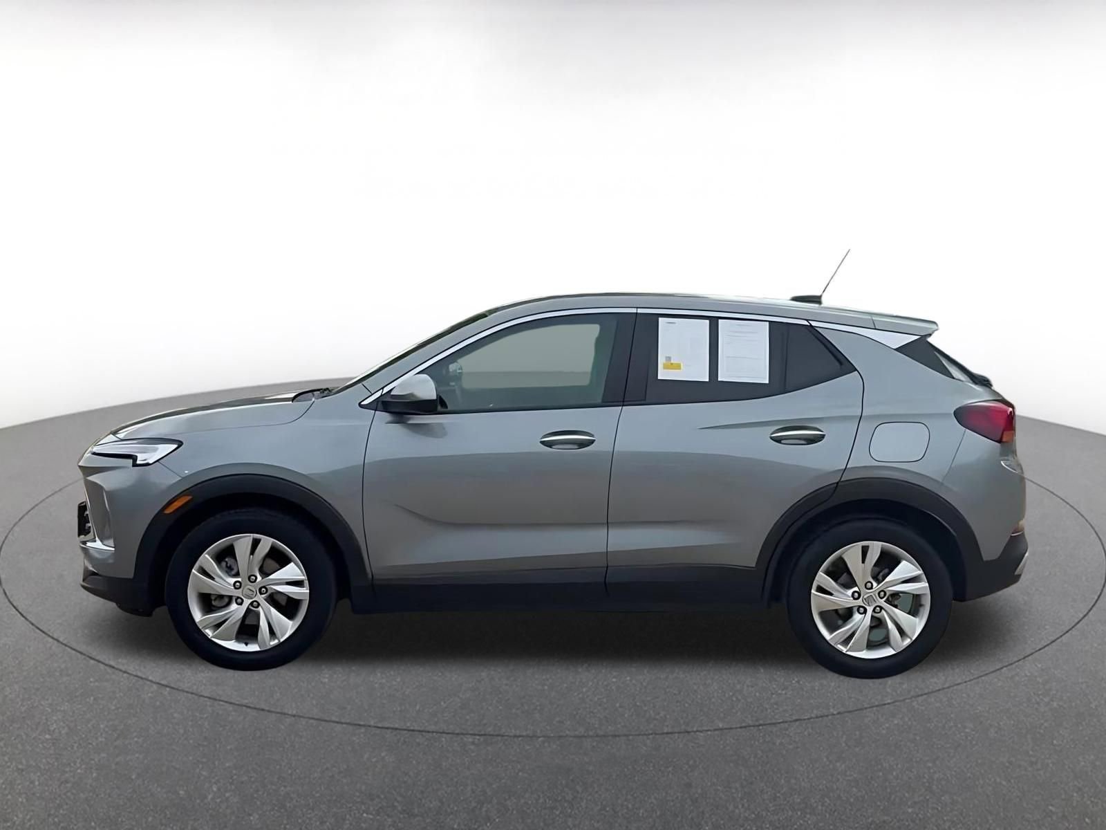 Used 2025 Buick Encore GX Preferred FWD image 9