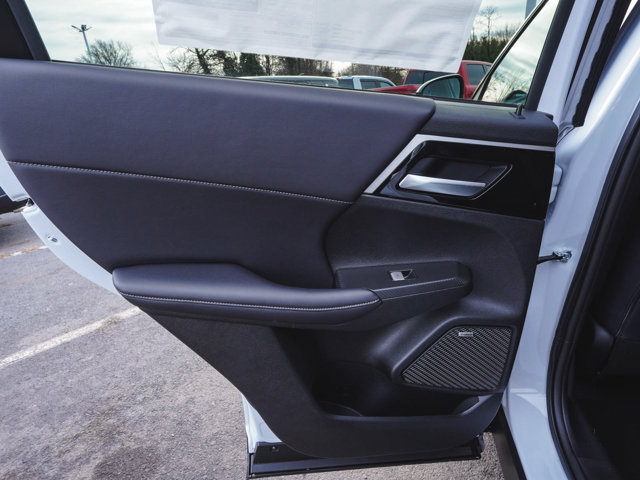 New 2026 Mitsubishi Outlander AWD image 13