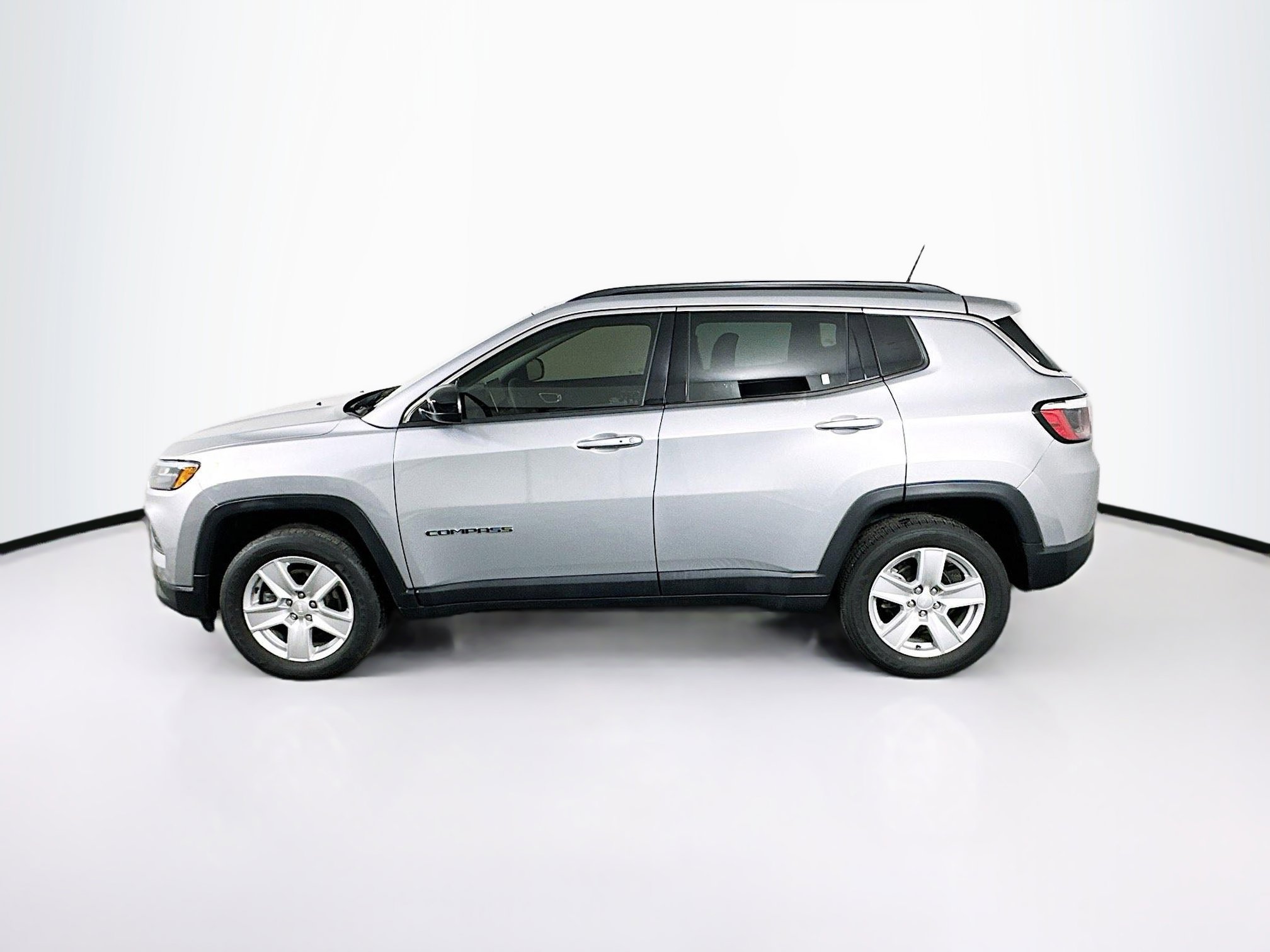 Used 2022 Jeep Compass Latitude image 4