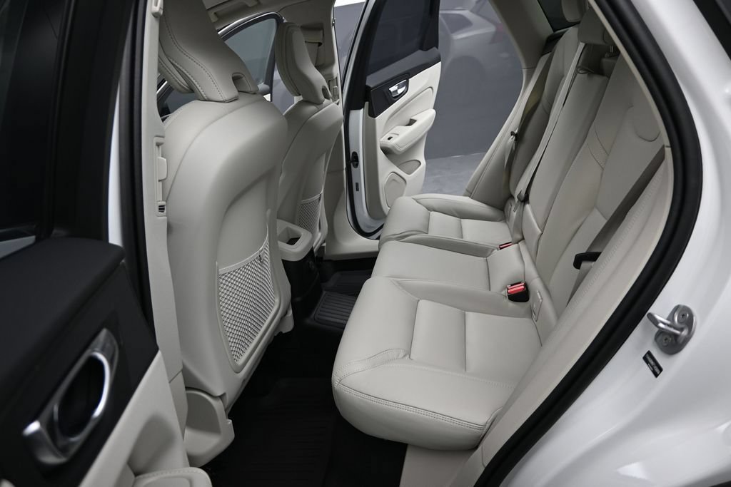 New 2026 Volvo XC60 T8 Ultra w/ Protection Package Premier AWD/4WD image 13