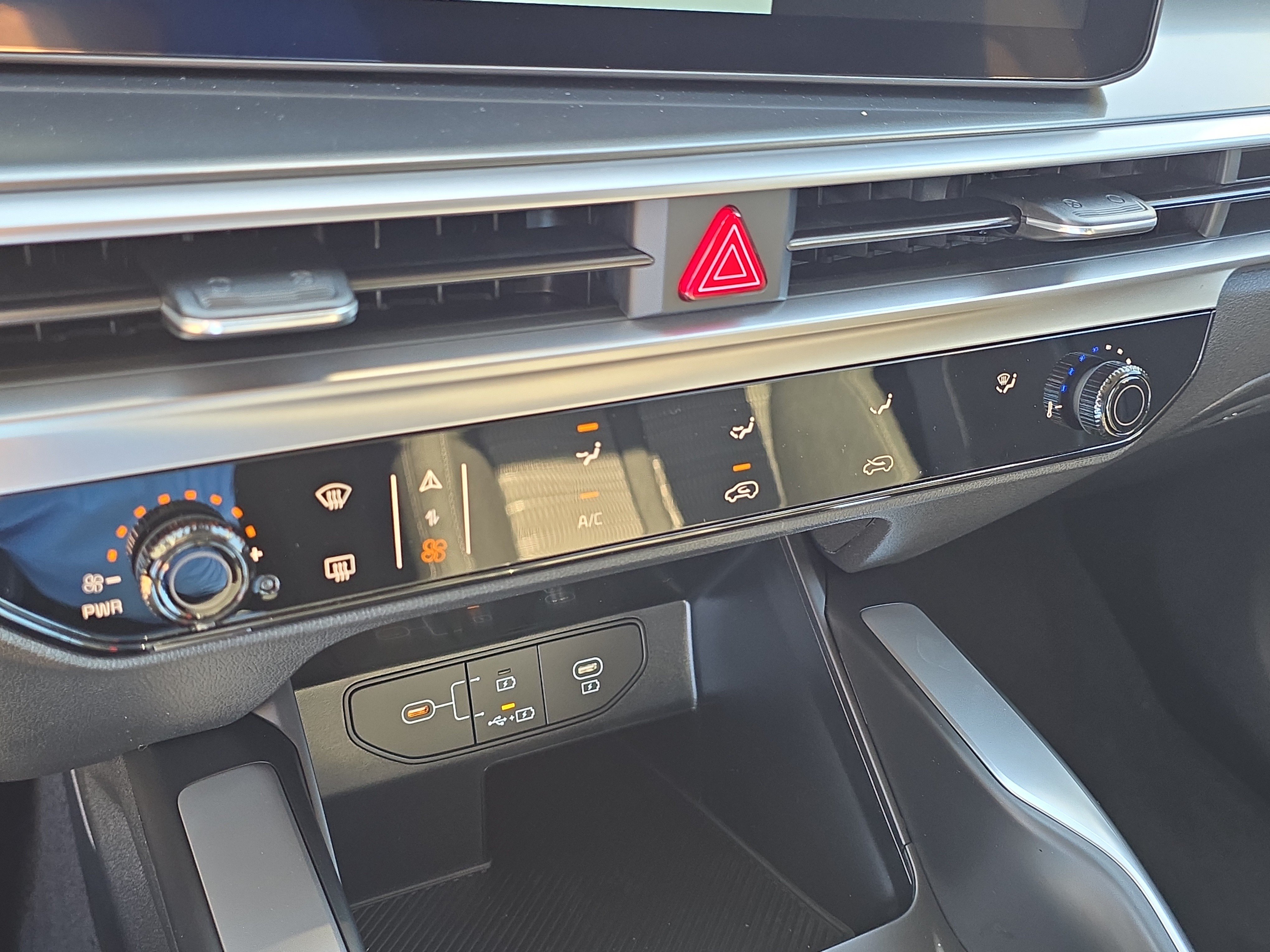New 2026 Kia Sorento LX FWD image 24