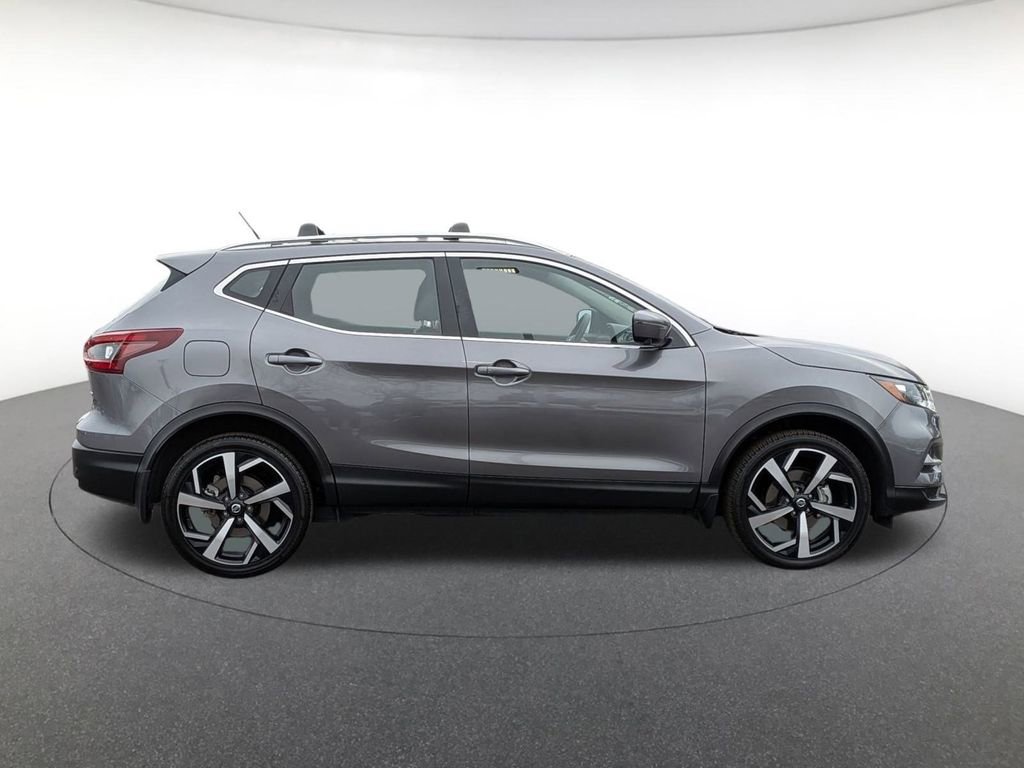 Used 2022 Nissan Rogue Sport SL image 4