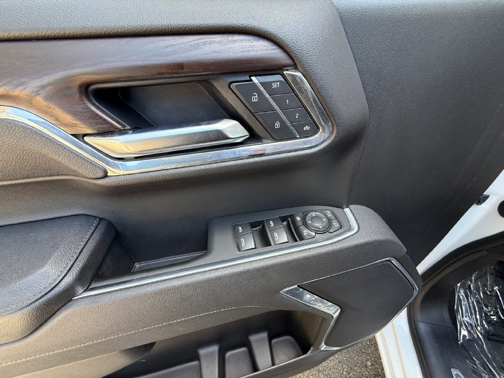 Used 2025 GMC Sierra 1500 SLT AWD/4WD image 11