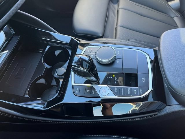 Used 2025 BMW X4 xDrive30i AWD/4WD image 23