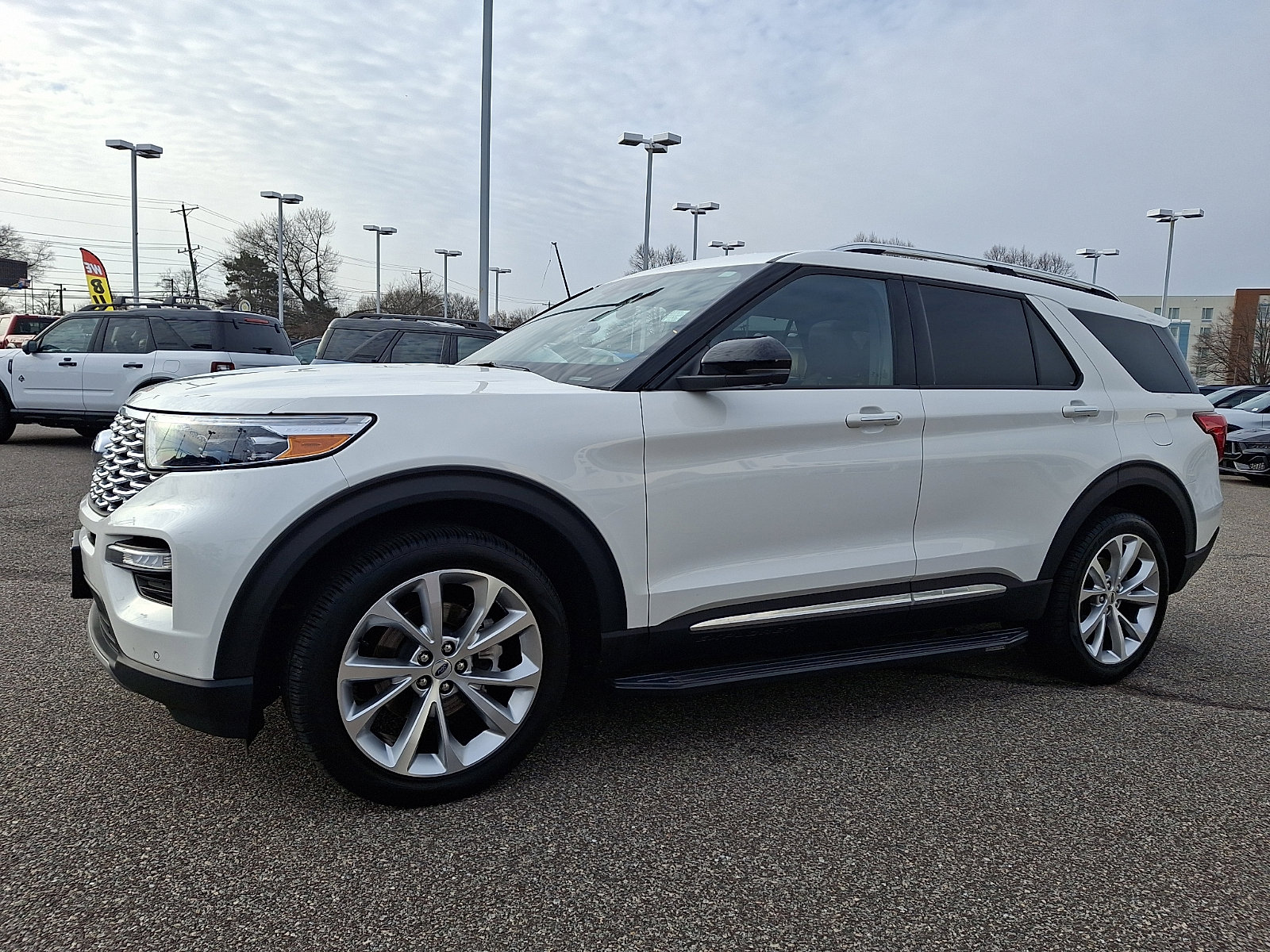 Certified 2023 Ford Explorer Platinum w/ Technology Package image 5