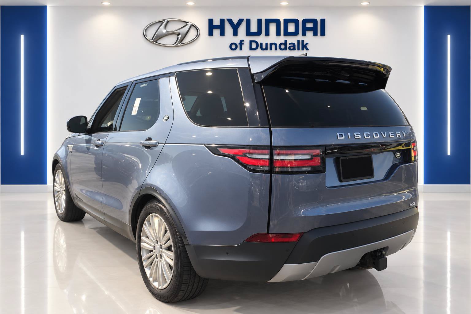 Used 2020 Land Rover Discovery HSE Luxury AWD/4WD image 2
