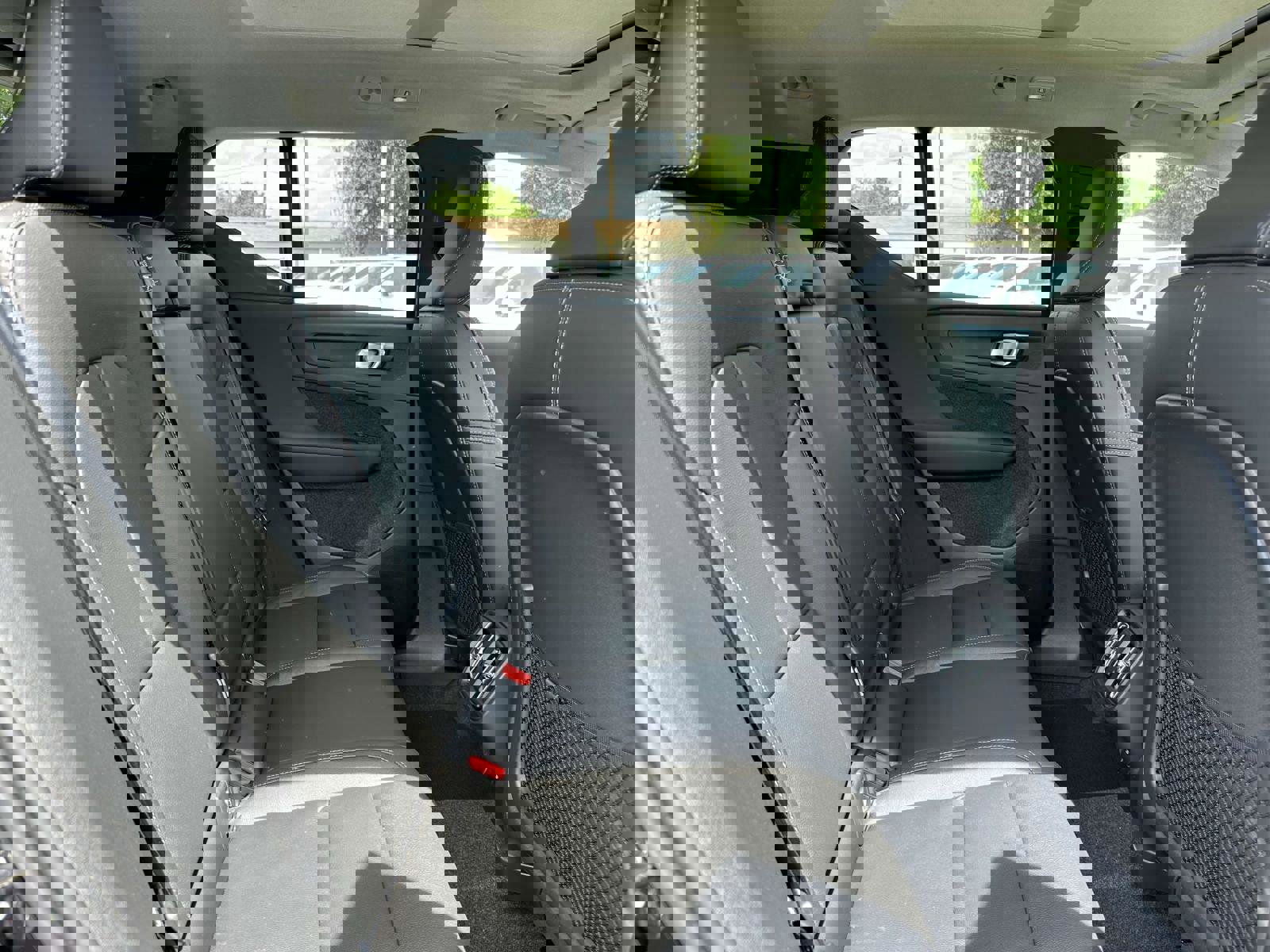 Certified 2025 Volvo XC40 B5 Ultra w/ Climate Package image 13