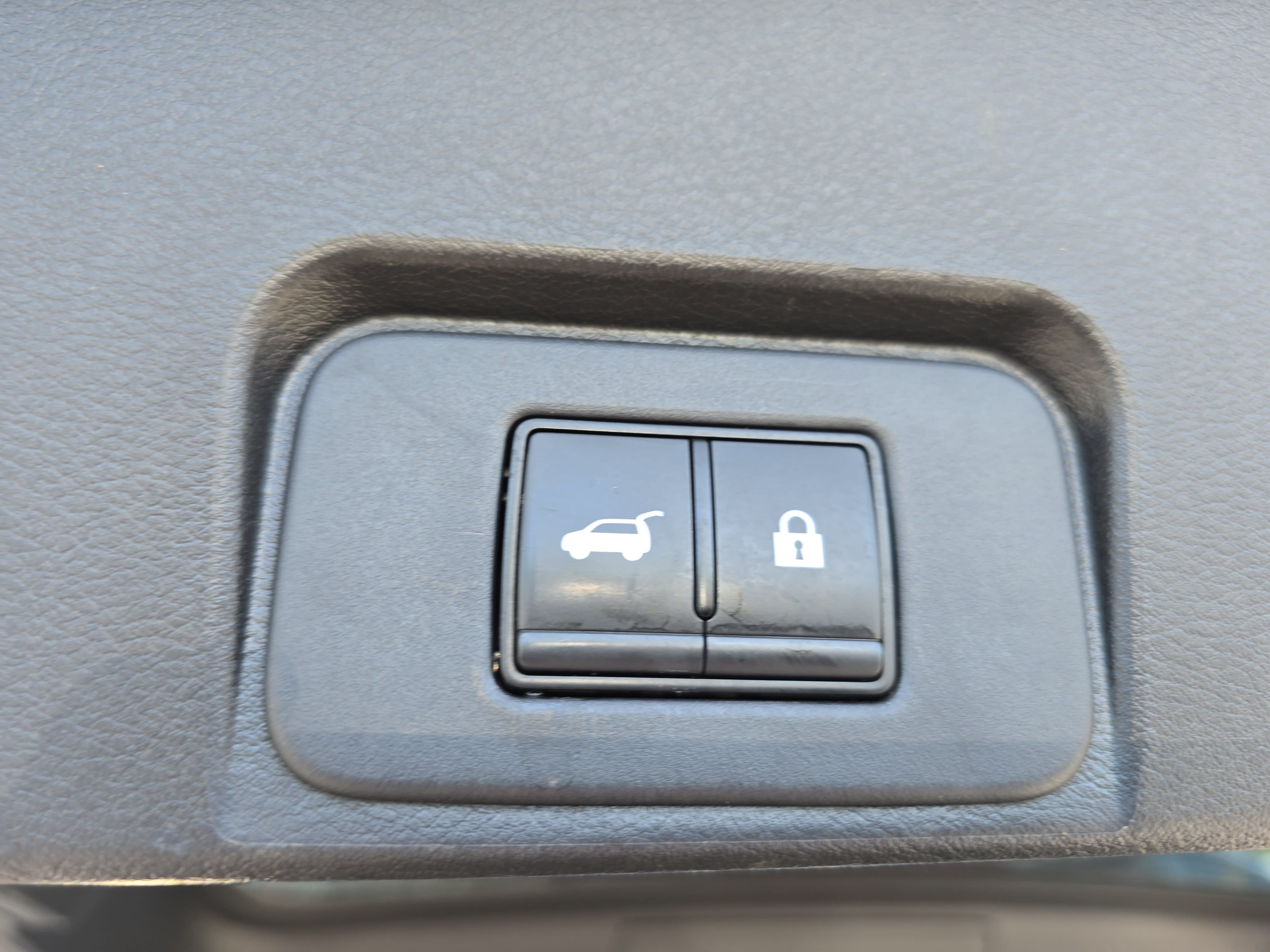 Used 2024 Nissan Rogue SV AWD/4WD image 13