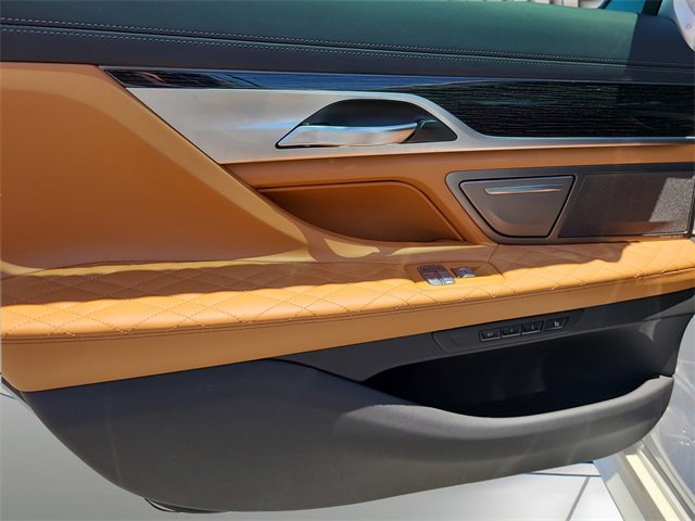 Used 2022 BMW 750i xDrive w/ Luxury Rear Seating Package image 33