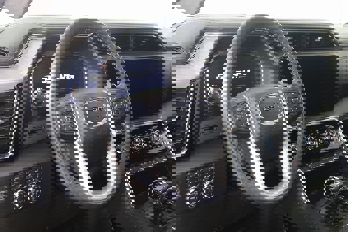 Used 2023 GMC Sierra 1500 Denali image 6
