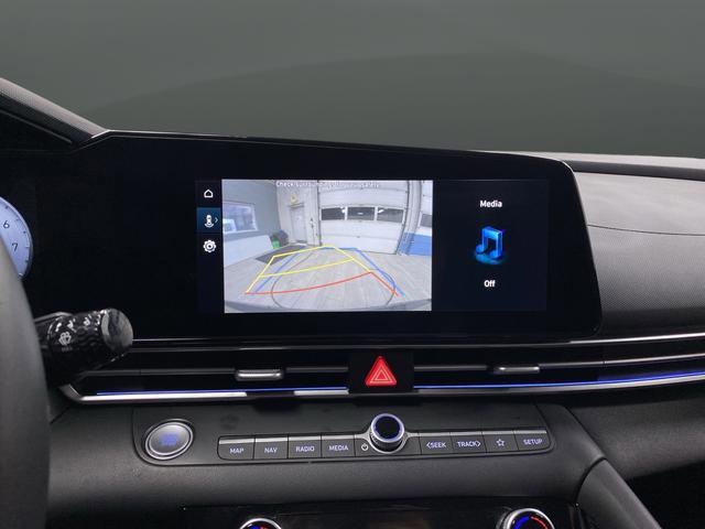 Certified 2025 Hyundai Elantra Limited image 15