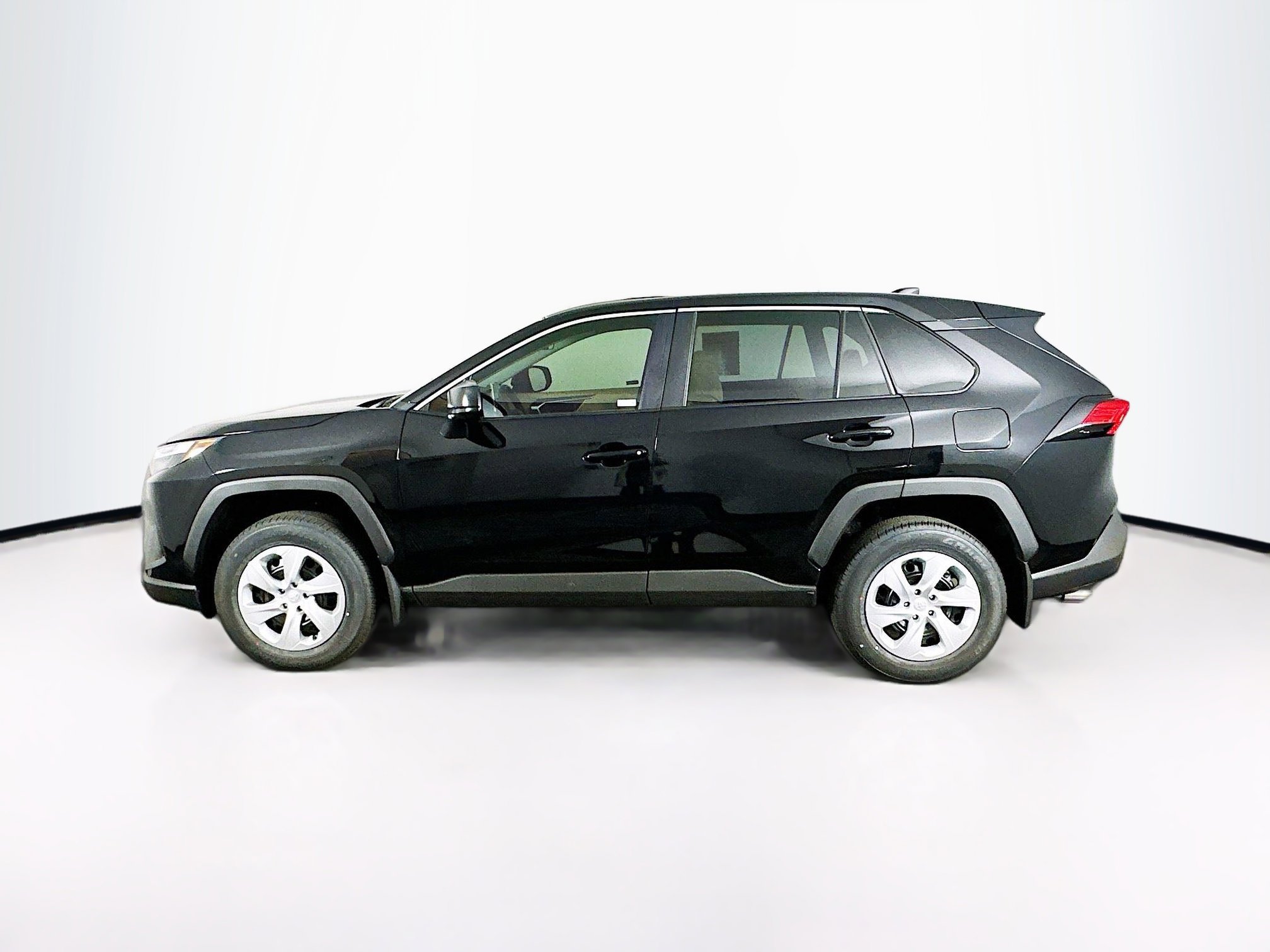 Used 2025 Toyota RAV4 LE image 4