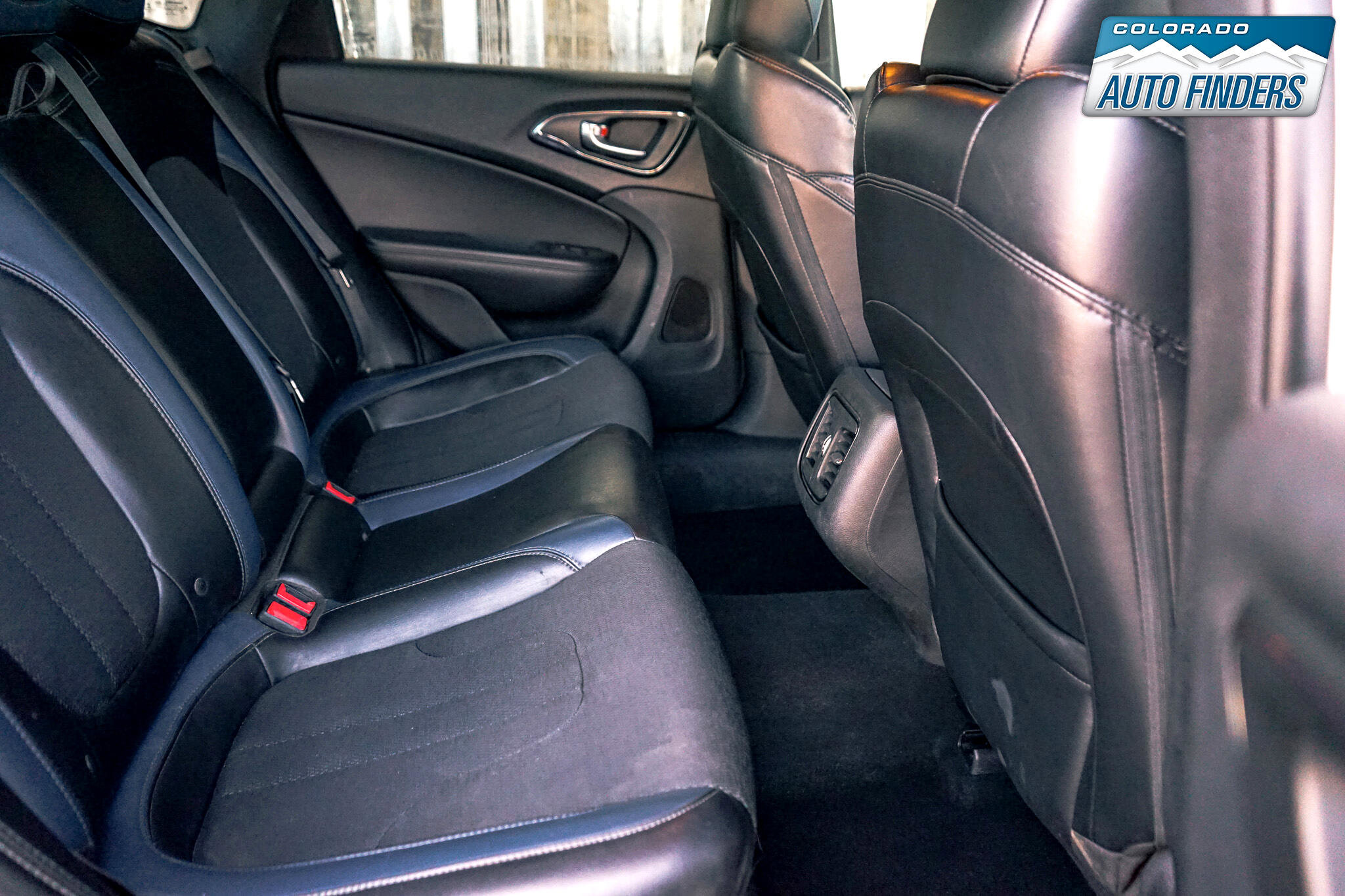 Used 2015 Chrysler 200 S w/ Navigation & Sound Group I image 23