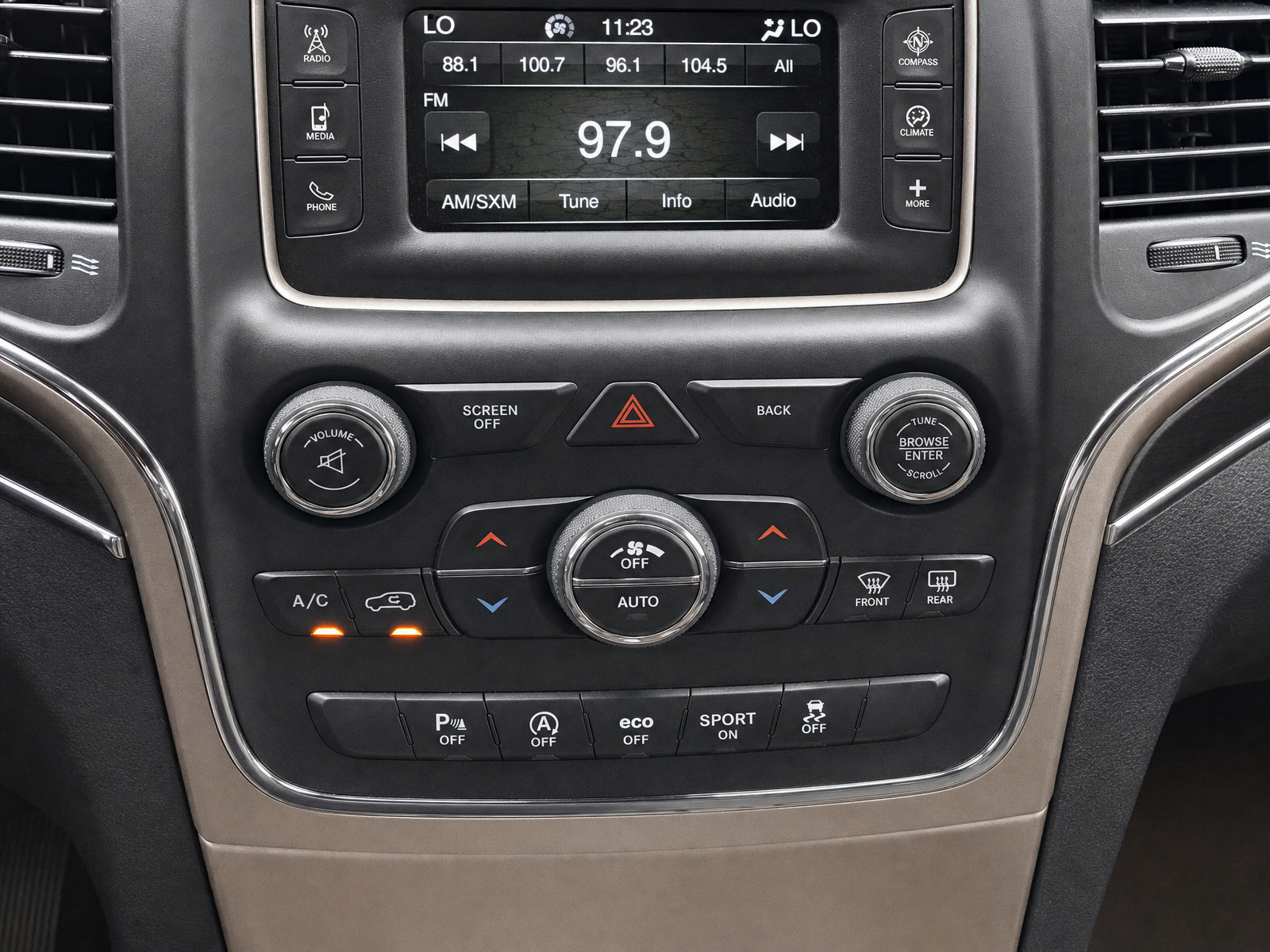 Used 2016 Jeep Grand Cherokee Limited AWD/4WD image 15