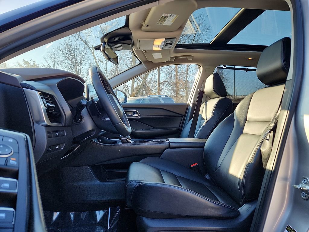 Certified 2021 Nissan Rogue SL w/ Premium Package image 14