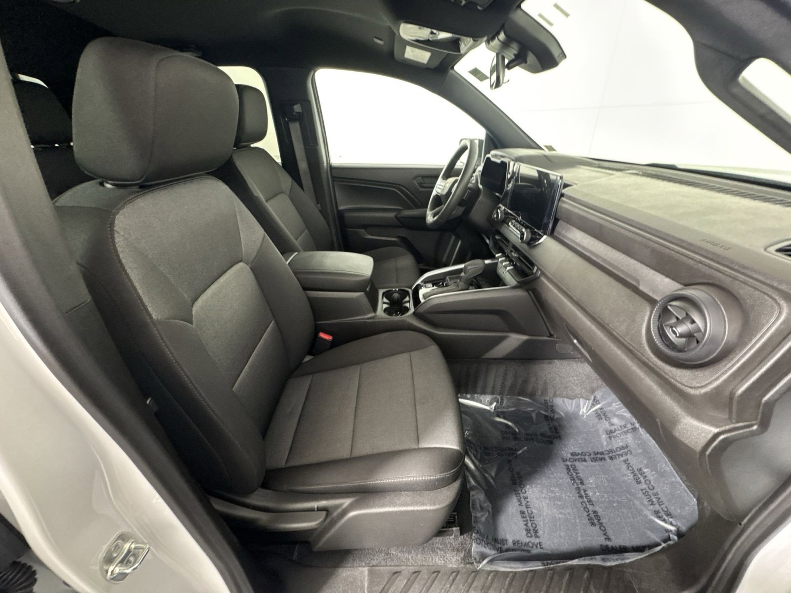 Used 2025 Chevrolet Colorado W/T w/ WT Custom Package image 27